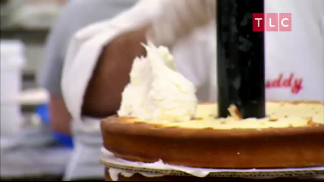 Buddy Makes a Statue of Liberty Cake   Cake Boss