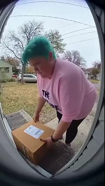 PINK POWDER KARMA! ? 'Karen' Thief Gets BLASTED by Bubblegum Explosion in Her SUV! (Rage Unleashed!)