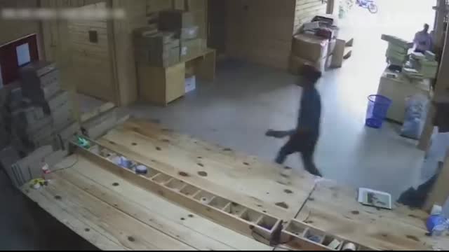 Total Idiots At Work   Funniest Office Fails