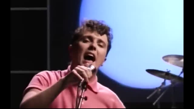 Tears For Fears - Everybody Wants To Rule The World (Official Music Video)