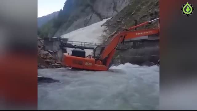 Dangerous Idiots Truck & Heavy Equipment Fails Compilation   Extreme Truck Idiots at Work #94