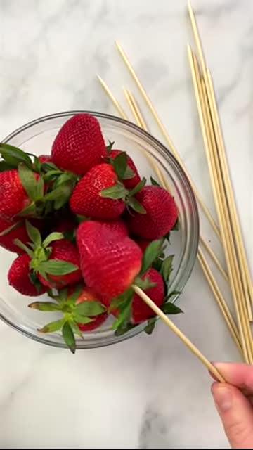 How To Make Tanghulu (Strawberry Tanghulu)