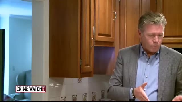 “I'm Chris Hansen.   No you’re not.   Yes, I am.   No you're not!”