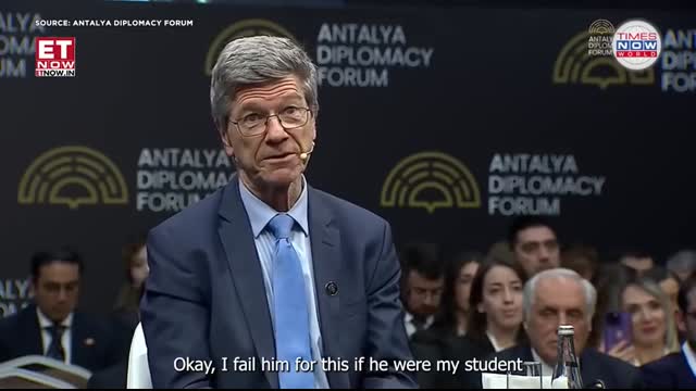 Jeffrey Sachs’ Brutal Trump Takedown Is Blowing Up the Internet, Supporters Go Silent   US News