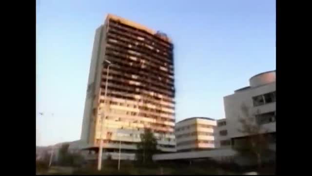 Luciano Pavarotti, Brian Eno, Bono, The Edge - Miss Sarajevo