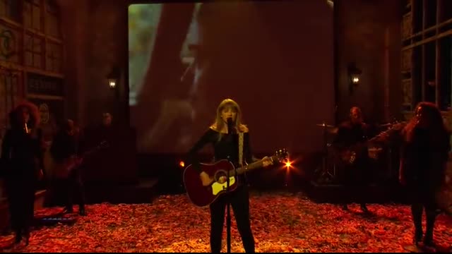 Taylor Swift - All Too Well (10 Minute Version) (Live on Saturday Night Live)