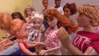 Gymnastics ! Elsa & Anna toddlers - competition - Barbie