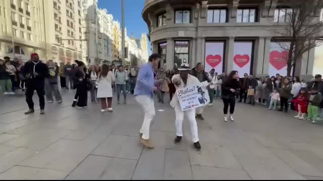Impossible Not to Watch! This Cuban woman's dance skills will blow your mind ??
