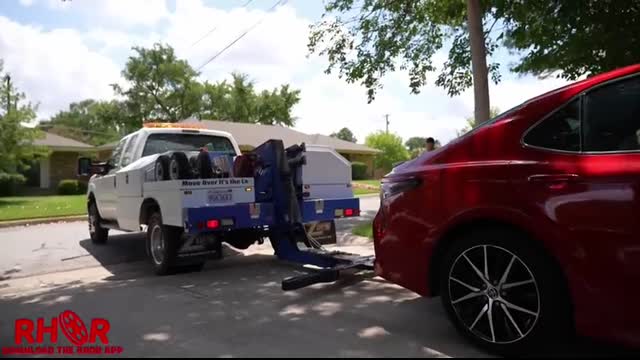 He Came Swinging When I Repo'd His Car