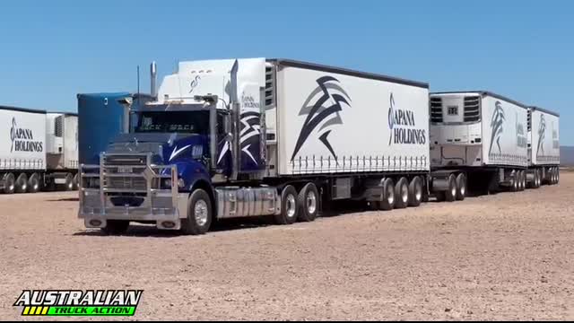 Mack Super-Liner Triple Road Train hooking up!
