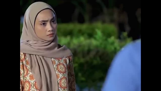 berani kau sentuh bini aku eh..    7 Hari Mencintaiku 2