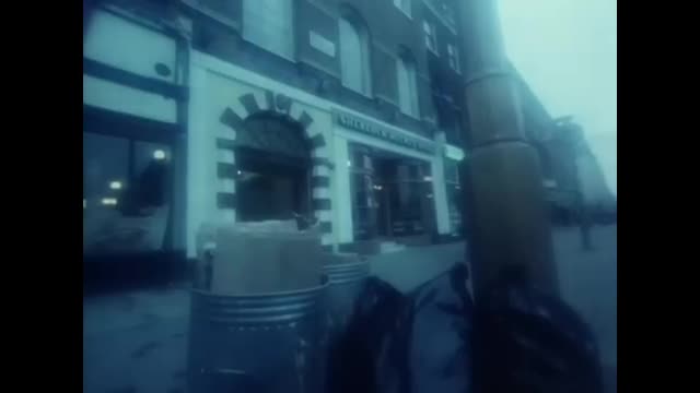 Gerry Rafferty - Baker Street (Official Video)