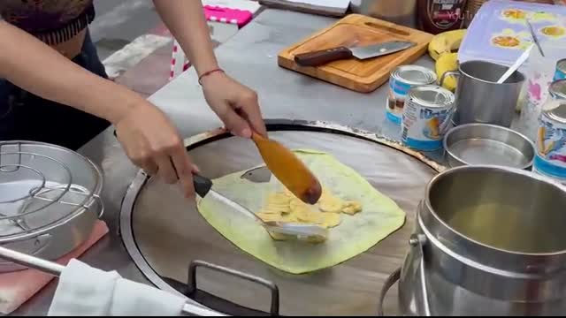 EGGS & BANANAS! 1 DAY OF WORK WITH MOST FAMOUS PUY ROTI LADY - THAI STREET FOOD ROTI LADY BANGKOK