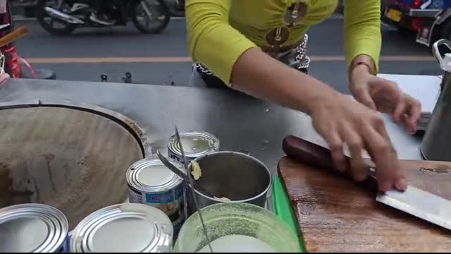 The Most Popular Roti Lady in Bangkok, PUY ROTI LADY - Thai Street Food