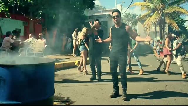 Luis Fonsi - Despacito ft. Daddy Yankee