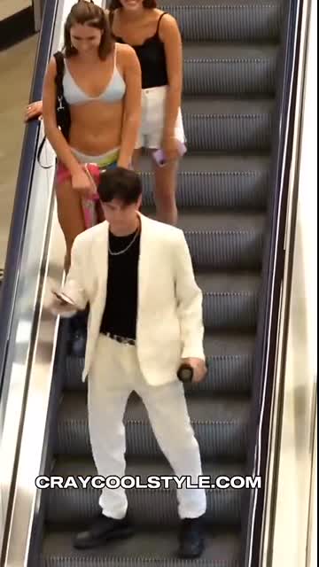 Everybody Dance Now Escalator Dancing Prank #shorts #funny