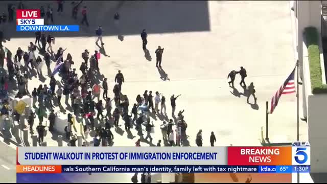 Students and federal police clash during downtown L.A. protest