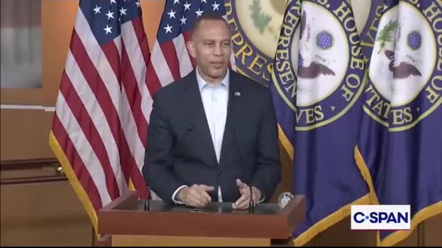 'These people are sick' Hakeem Jeffries slams latest Trump stunt