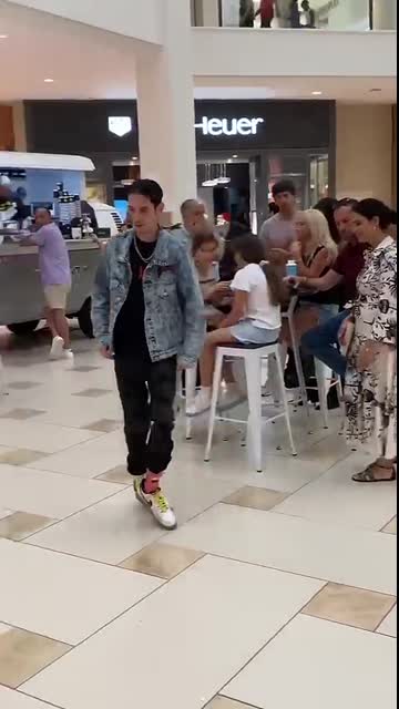 How does he float like that ?