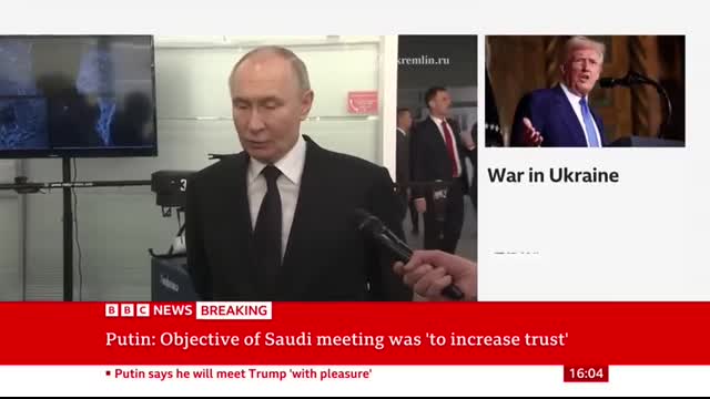 Trump calls Zelensky a 'dictator' as he hits back at 'disinformation' criticism   BBC News