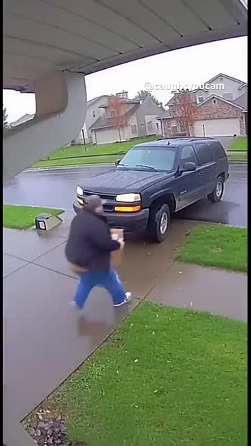 Avatar Auditions Porch Edition #avatar #funny #porchpirate #doorbellcamera #comedy #securitycam