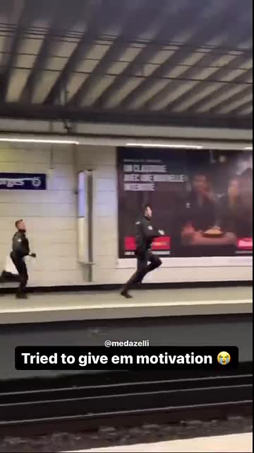 I’ve Never Seen Cops Run This Fast
