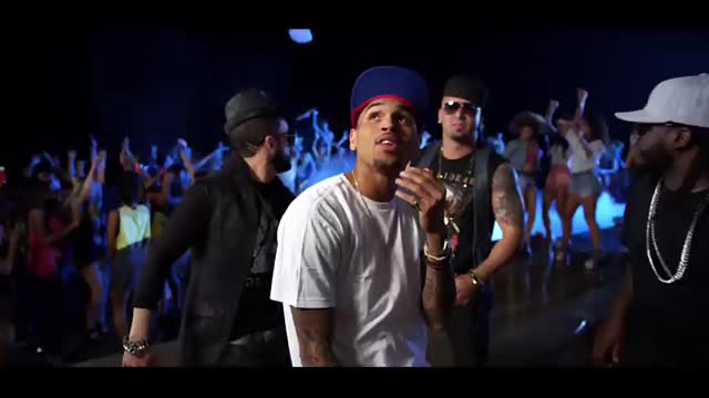 Algo Me Gusta De Ti (Official Video)