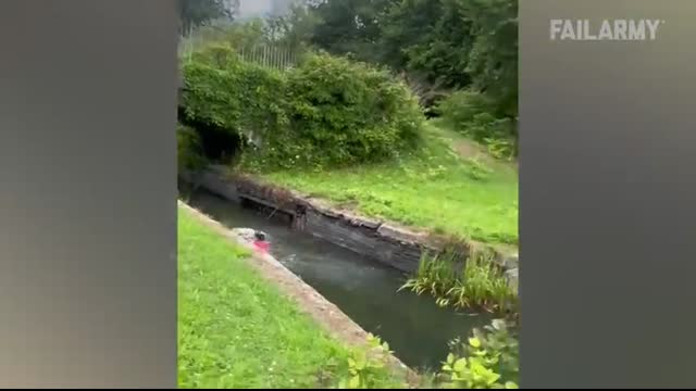 People Being Idiots   Try Not To Laugh