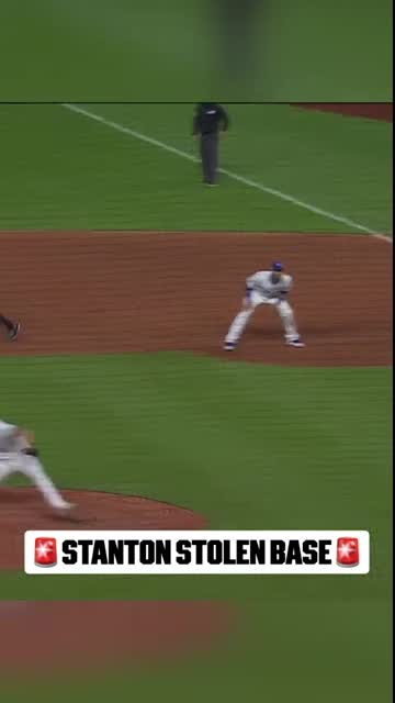 Giancarlo Stanton's first SB since Aug. 3, 2020! #Postseason