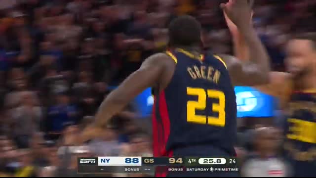 Draymond Green hits Steph Curry's 'Night Night' celebration after dagger vs. Knicks   NBA on ESPN