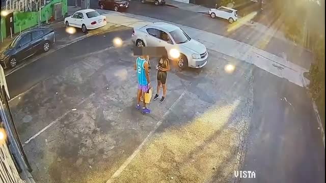 Graphic Video Man Shoots Two Would-be Robbers, California Police Say