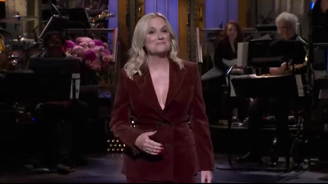 Amy Poehler Monologue - SNL