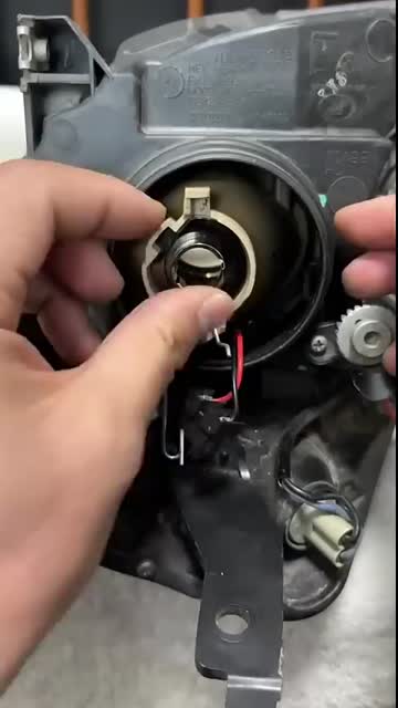 How to install the led headlight bulb model H7 by  yourself