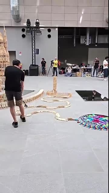 سقوط مدينة خيالية